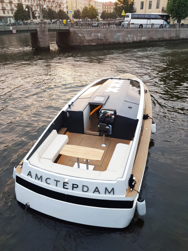 Яхта "Амстердам"